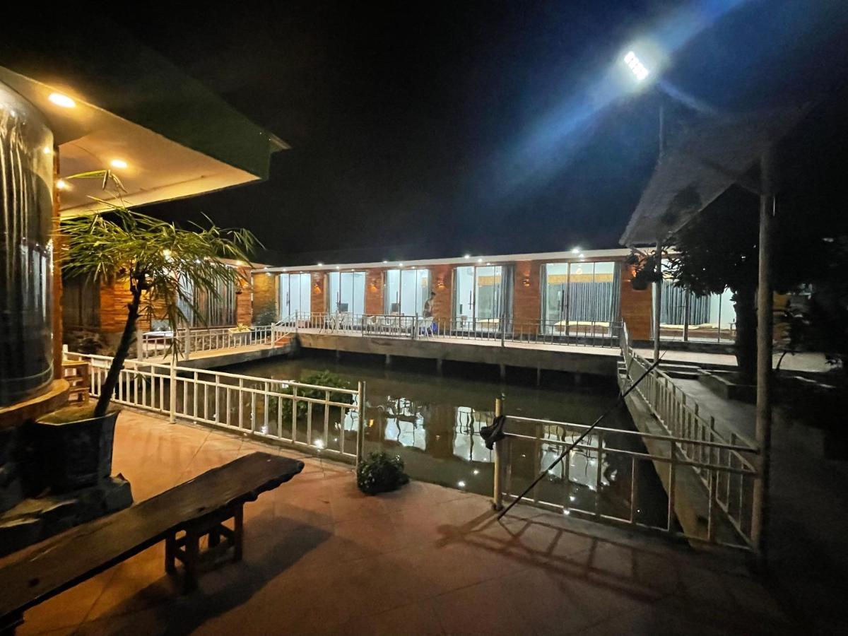 Xu Xu Motel Bac Lieu Exteriör bild